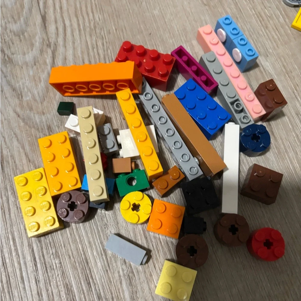 LEGO Assorted - Picture 6 of 7